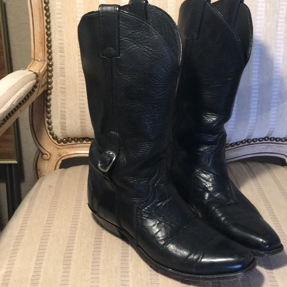 Leather boots size 8